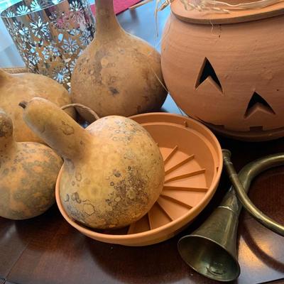 4 gourds, NIP raffia, metal cornucopia, clay pot pumpkin with â€œhatâ€