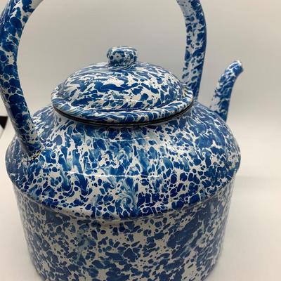 Speckled enamelware blue/white teapot/kettle