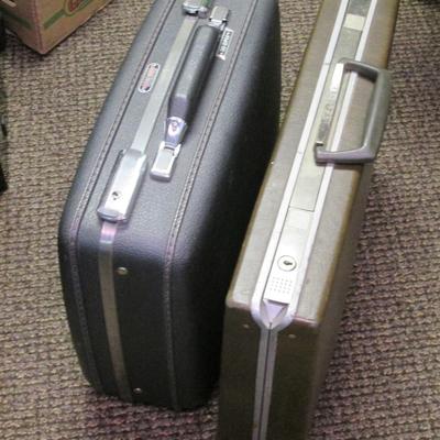 Vintage American Tourister Suitcase and Samsonite Briefcase, with keys