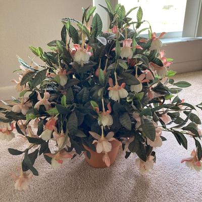 Silk Flower Arrangements.    (BR-2. RH)