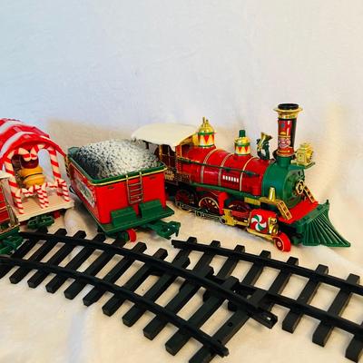 Musical Christmas Train.    (BR2- RH)