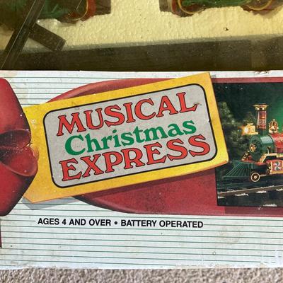 Musical Christmas Train.    (BR2- RH)