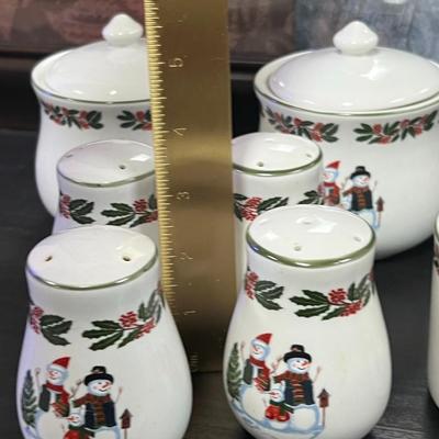 Snowman Family & Holly Christmas Holiday. Creamers, Sugar pots, Pepper And Salt and Mugs. GEI Design
