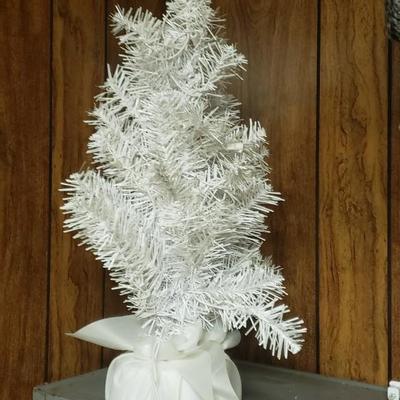 White tabletop Christmas tree