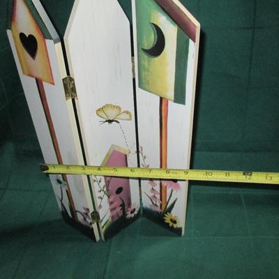 Small Decorative Fence with Birdhouses