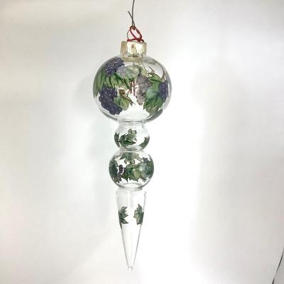 1695 Signed Chinese Reverse Painting of Grapevine on Glass Ornament