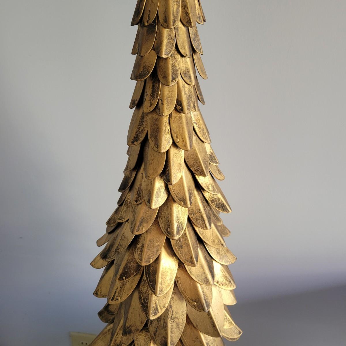 Gold Metal Christmas Tree (GDW)