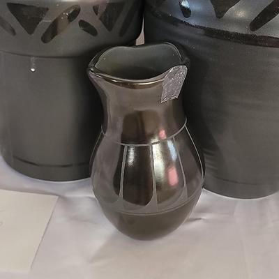 Noir pottery
