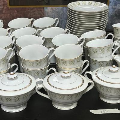 HUGE lot of Fine Japan Bliss 5206. Amazing 30 Teacups, 23 Saucers and More. See pictures