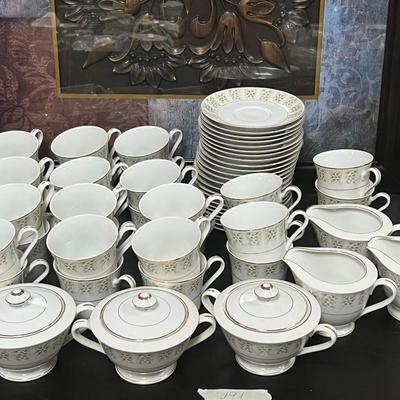 HUGE lot of Fine Japan Bliss 5206. Amazing 30 Teacups, 23 Saucers and More. See pictures