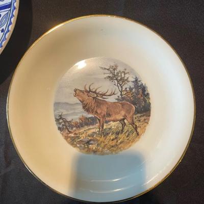 (2) decorative dishes