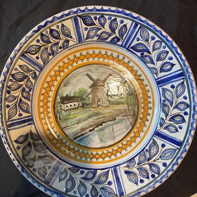 (2) decorative dishes
