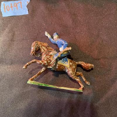 (4) metal toy soldiers, metal horse, picture of Robert E. Lee with stamp