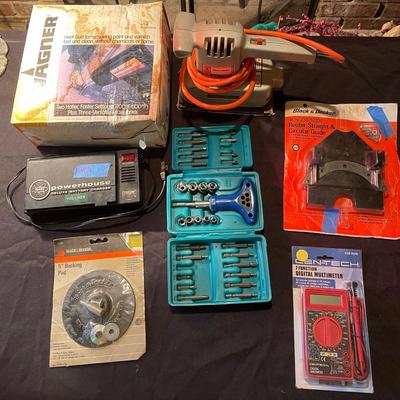 Wagner heat gun, Fedtro powerhouse deluxe battery charger, handrill bit kit, B+D router straight & circular guide, B+D deluxe dual...
