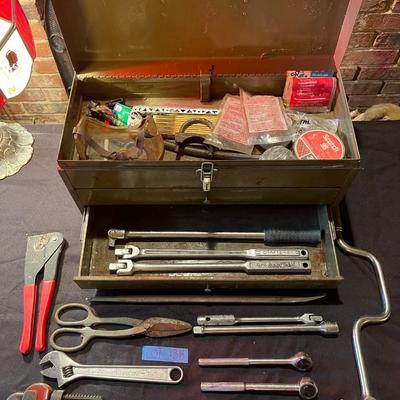 Metal park tool box w/contents, mix of quality tools