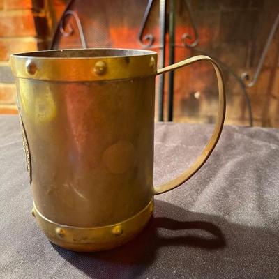 Vintage mug & (8) anitque skeleton keys *