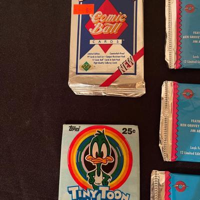 (5) Looney Tunes Comic Ball Cards, (1) Tiny Toon Adventures