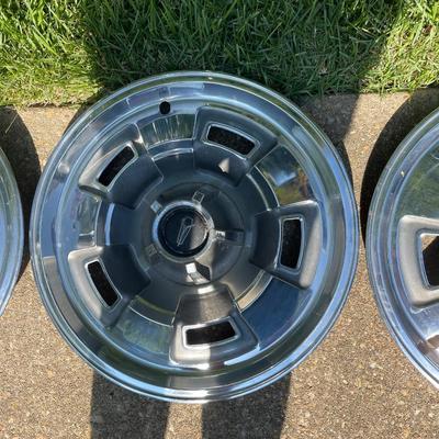 Lot of (4) 1967 plymouth fury 14' wheel rims