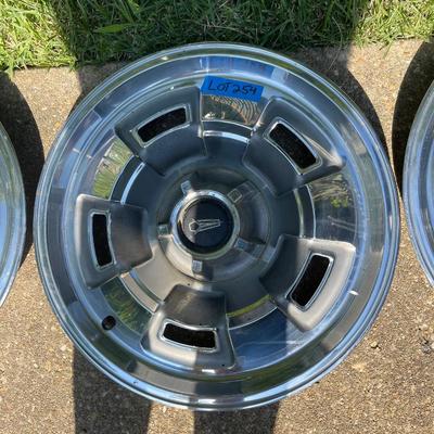 Lot of (4) 1967 plymouth fury 14' wheel rims