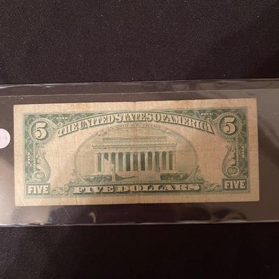 (2) Vintage Lincoln $5 dollar bills, (1) 5 star notes uncirculated $1 bill