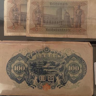 (2) 1942 5 Mark Germany Reichsbanknote, (1) 1939 China 1 yuan, (1) 1946 Japan 100 yen