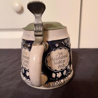 Vintage wekara 5350 stein. 6 1/2" T x 6" W 
