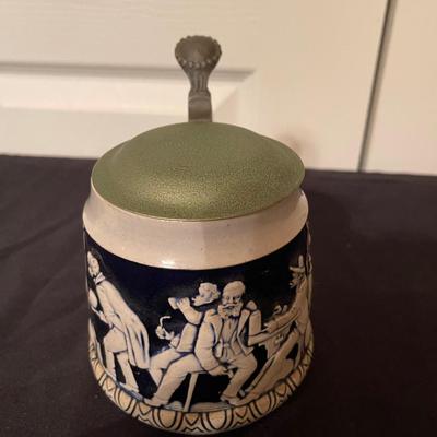 Vintage wekara 5350 stein. 6 1/2" T x 6" W 