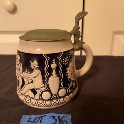 Vintage wekara 5350 stein. 6 1/2" T x 6" W 