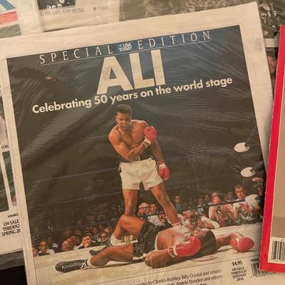 Vintage USA today lot