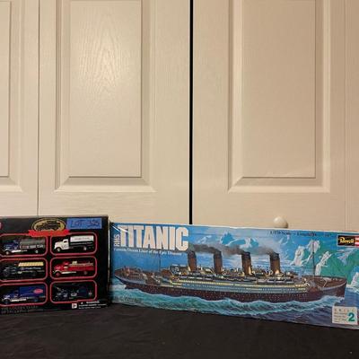 The Golden years of tracking history classic memories die cast metal, Revell RMS Titanic model kit