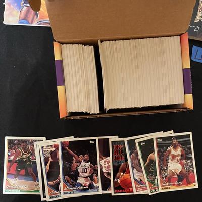1992 Legends sports memorabillia, Tuff Stuff 2004 , 93-94 Topps basketball cards