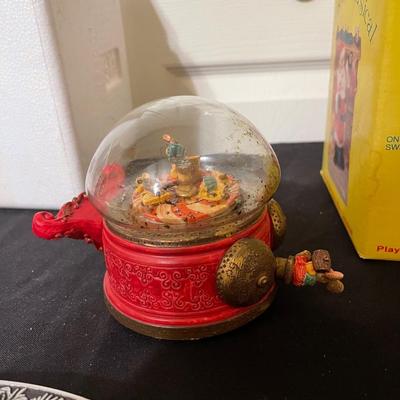 Vintage Collectibles