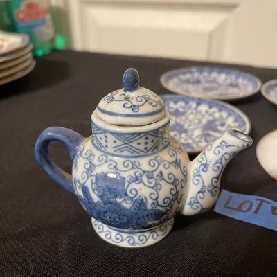 Plates/Teapot