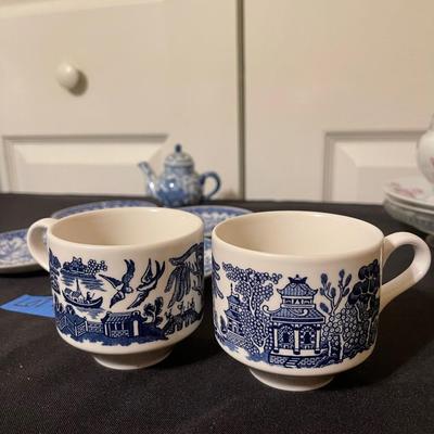 Plates/Teapot