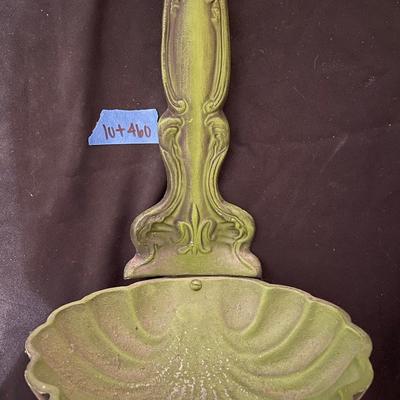 Spoon/wall mount