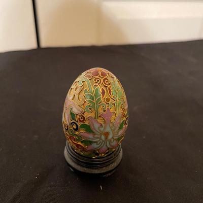 Engraved egg