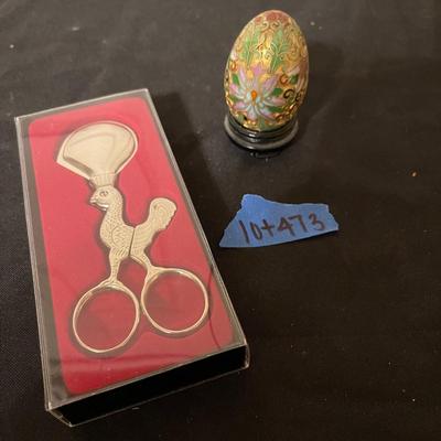 Engraved egg