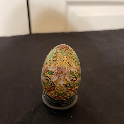Engraved egg