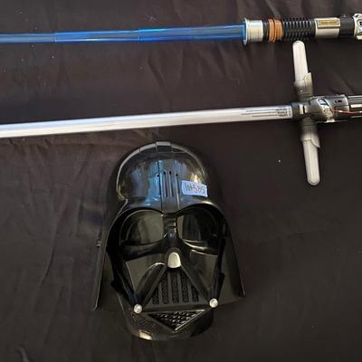 Star Wars Mask, (2) light sabers