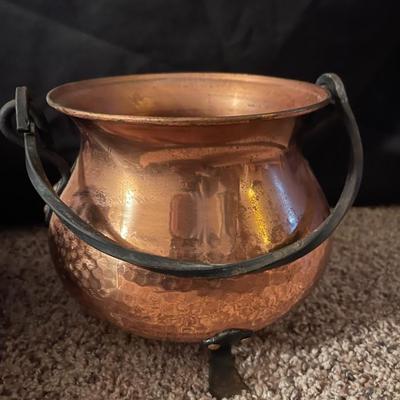 Vintage crocks/copper pot