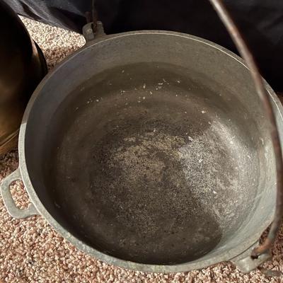 Vintage crocks/copper pot