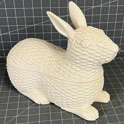 Ceramic Weave Patterned Bunny Lidded