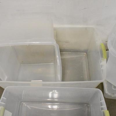 6 Clear Plastic Bins, With Lids