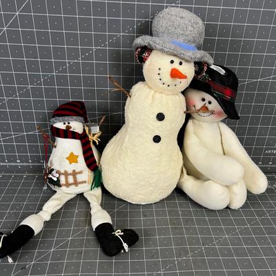 Stuffy Snowman Lot, Time to decorate for the Winter Season