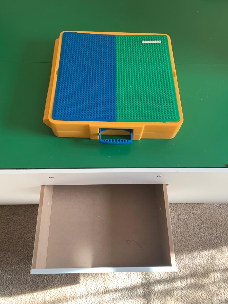 LOT 124R LEGOS Melissa & Doug Lego Table, Rolling Black Storage Bin