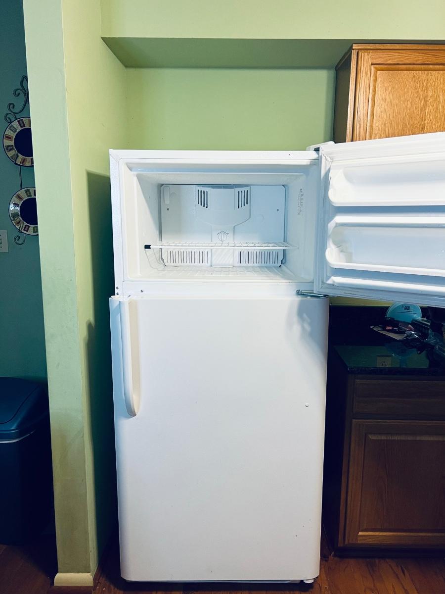 Frigidaire Top Mount Frost Proof Refrigerator Freezer