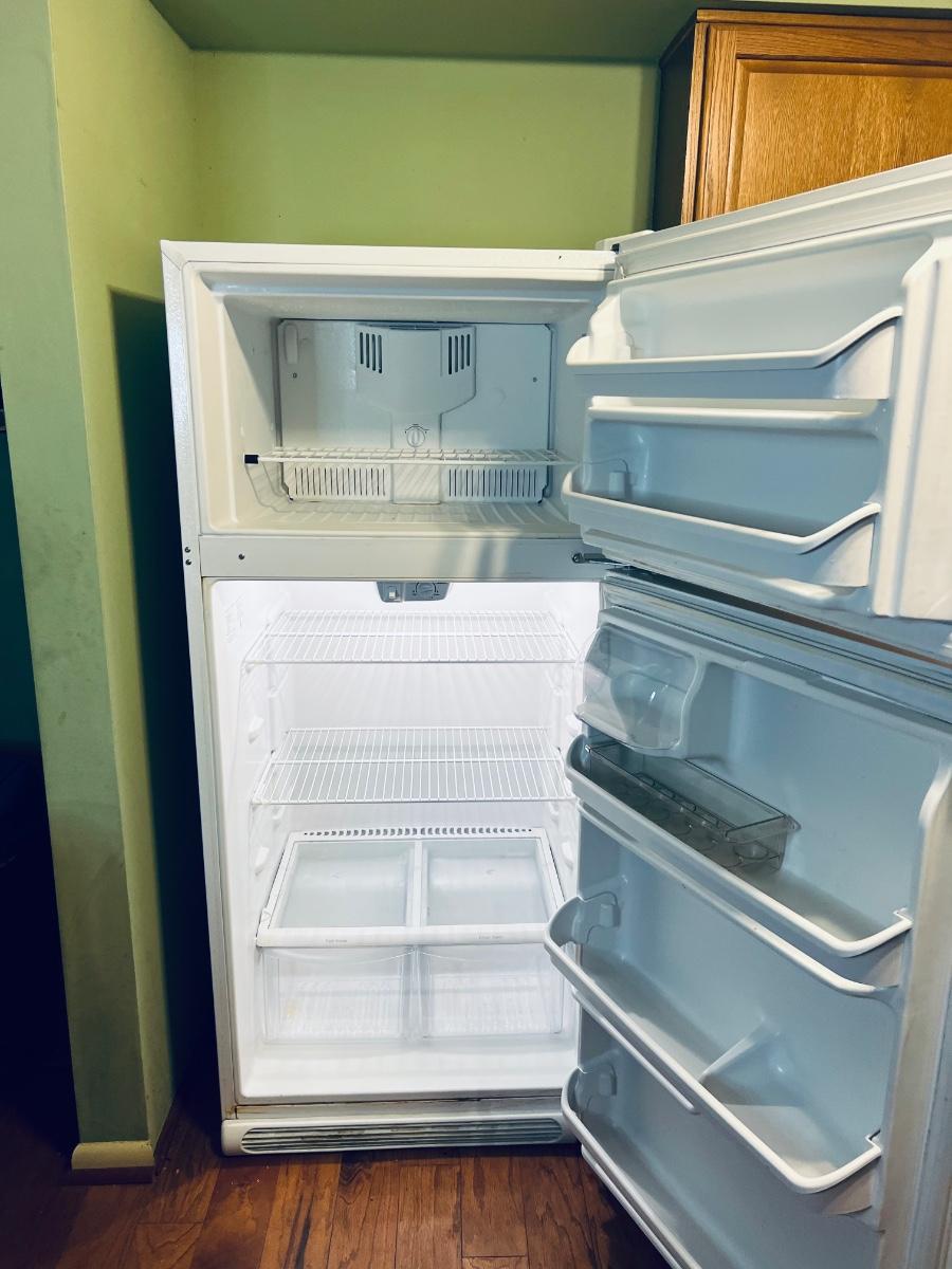 Frigidaire Top Mount Frost Proof Refrigerator Freezer