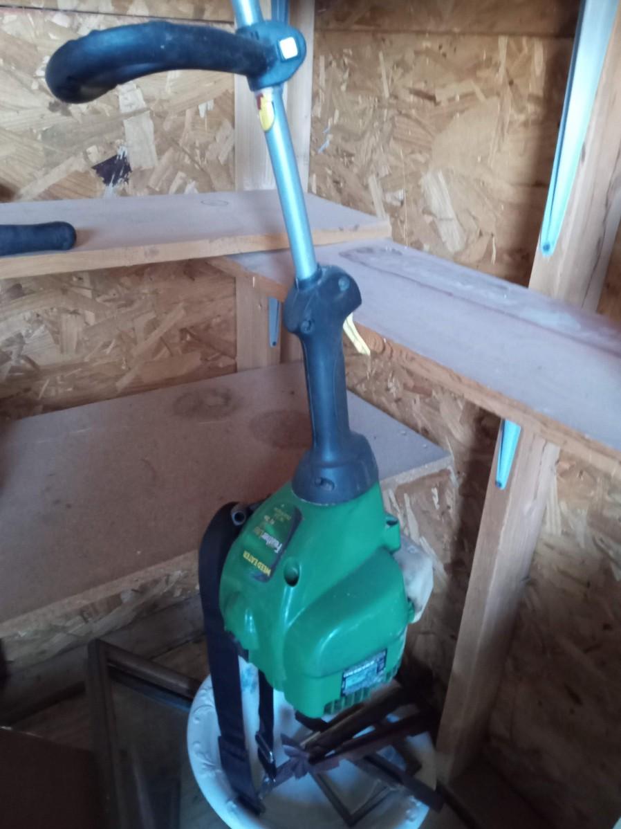 WEED EATER FEATHER LITE 16" GAS WEED TRIMMER