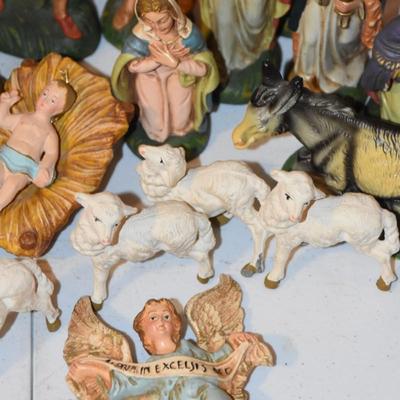 Vintage Italian Nativity Set
