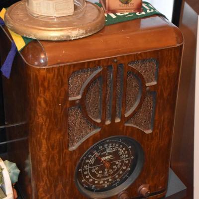 Vintage Zenith Radio